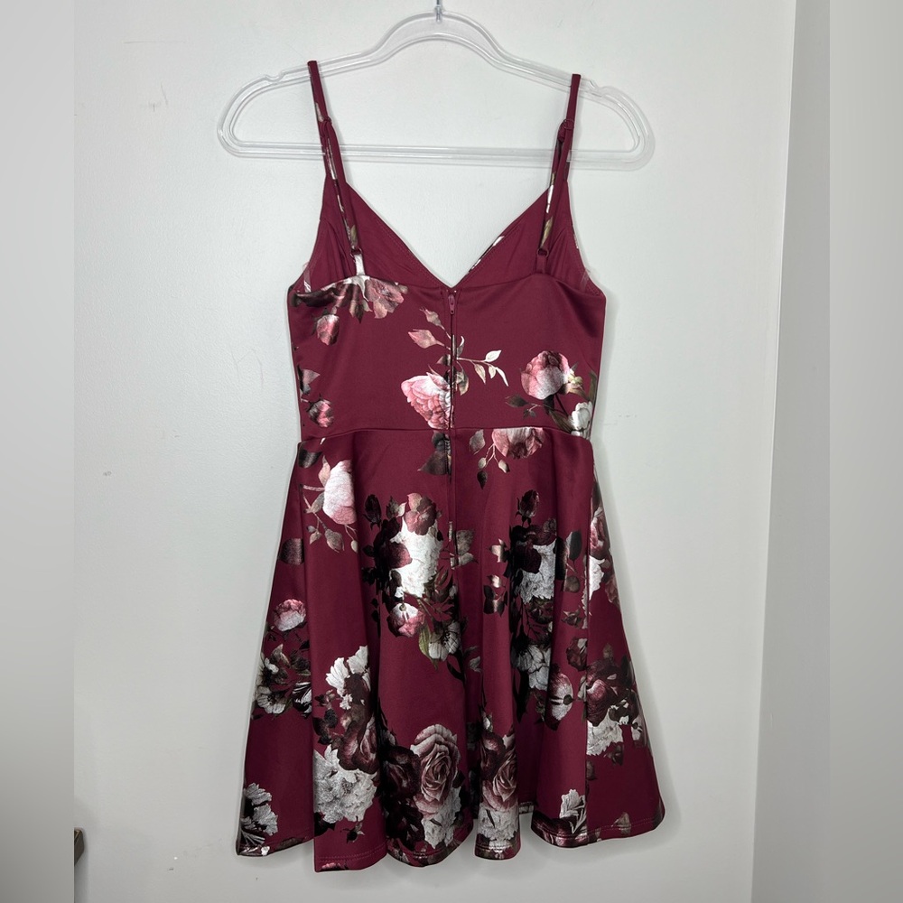 Crystal Doll maroon/red floral v-front peplum hem lined dress. Medium Prom - Picture 3 of 9